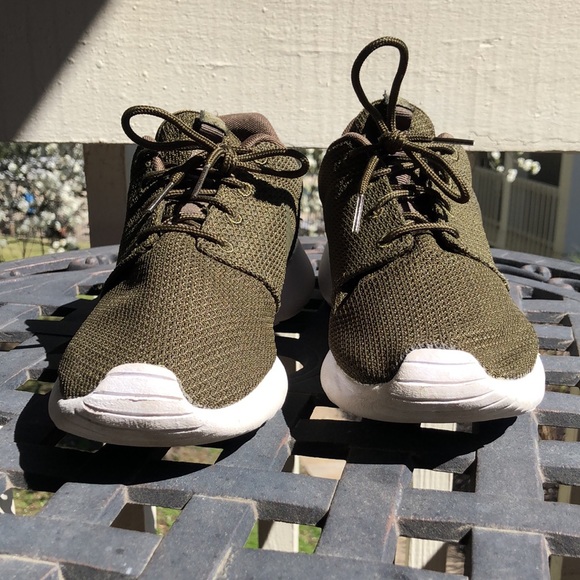 Nike Roshe Sneaker, 8 - Picture 2 of 7